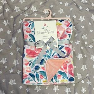✨NWT✨ Adorable baby blanket - very soft!